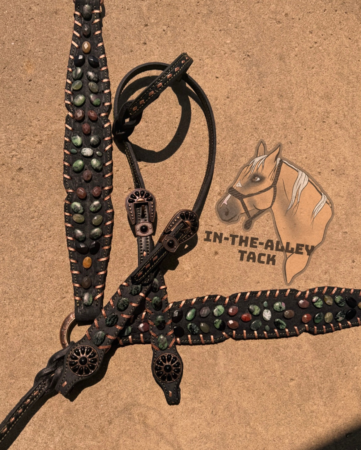 Black roughout - Green Stones Set